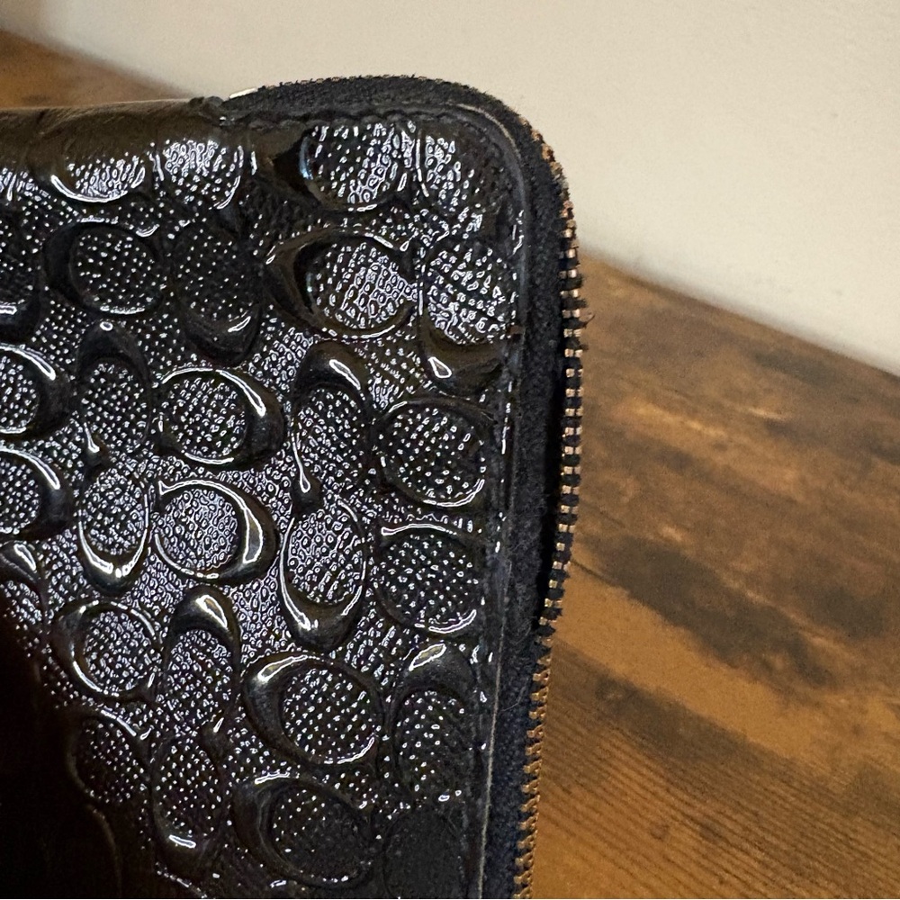 Coach | Corner Zip Wristlet Debossed Leather, Black - Picture 13 of 13
